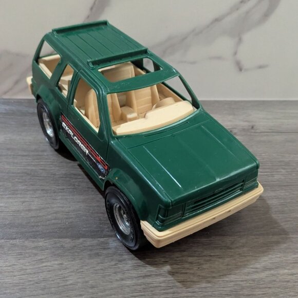 Vintage TootsieToy Green Plastic Ford Explorer Toy Car Model 4x4 SUV 10" - Picture 1 of 8